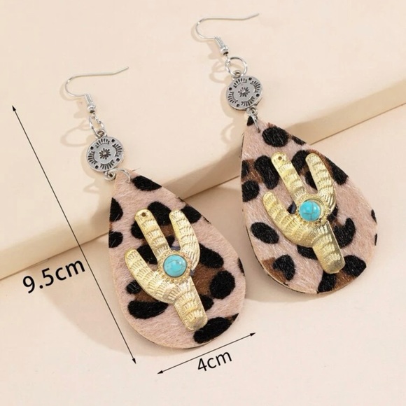 Cactus Detail Water Drop Earrings With Leopard Print - Picture 3 of 6